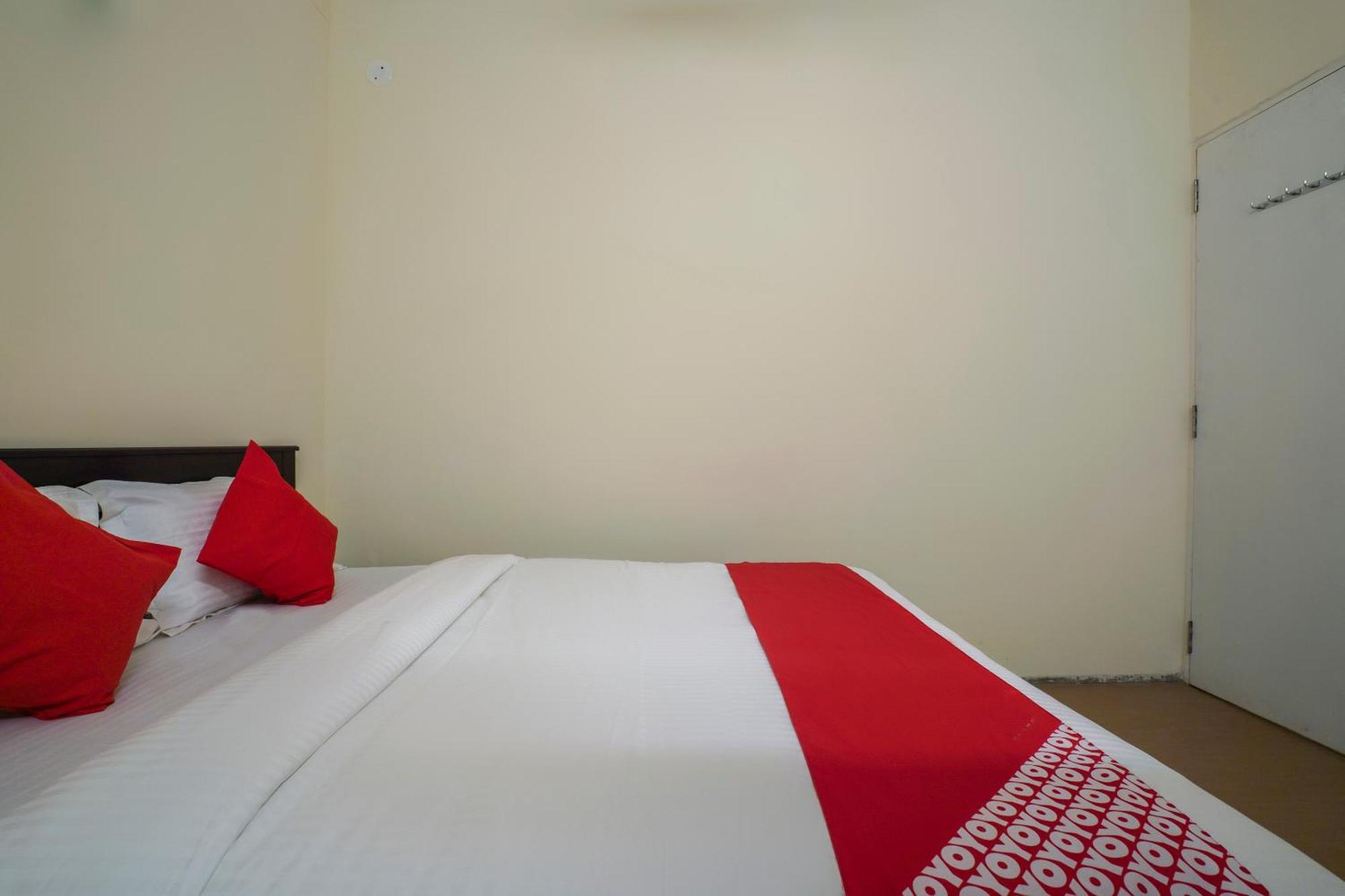 Hotel O Alpine Glow Zenith Haiderabad Buitenkant foto
