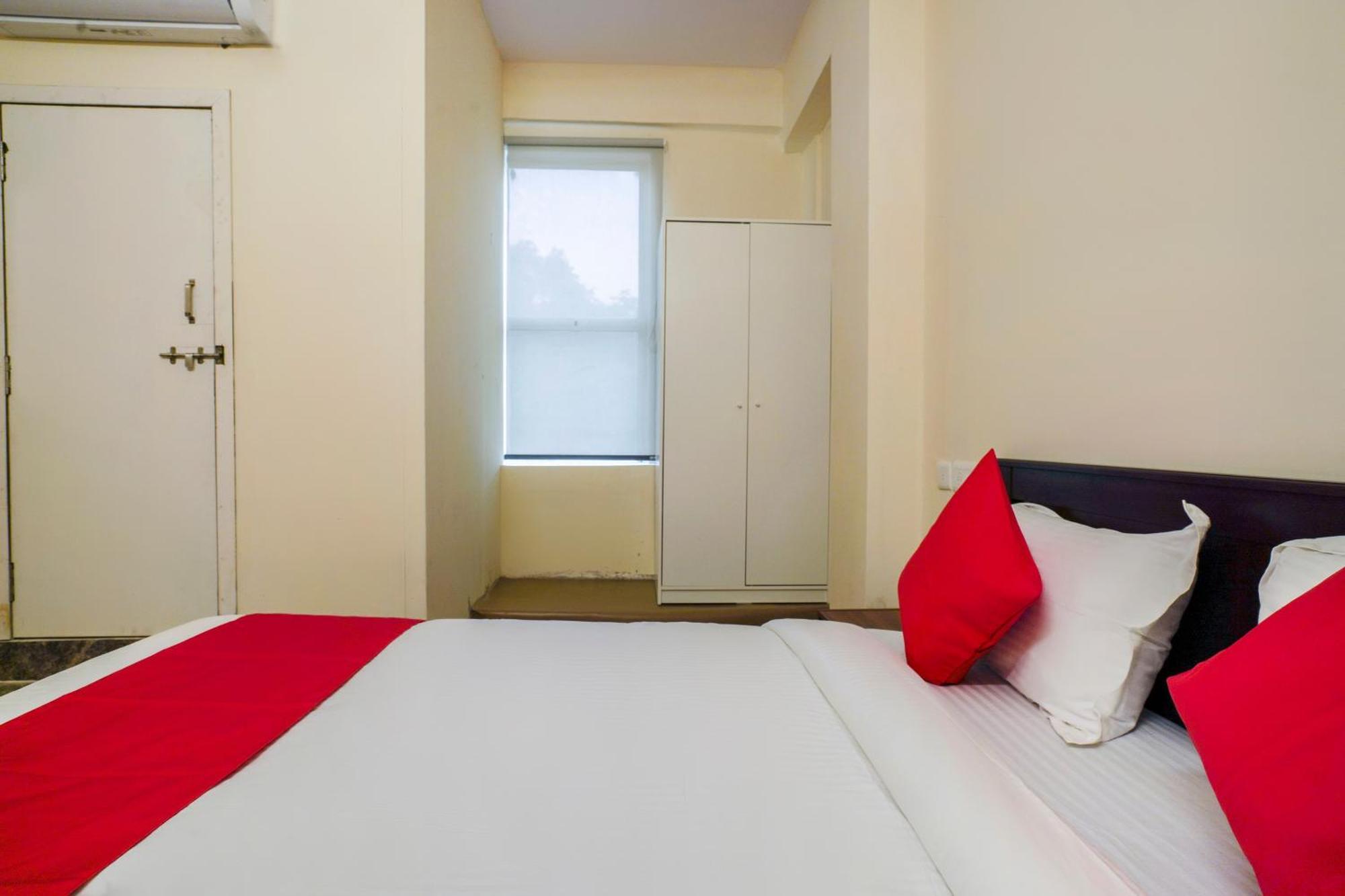 Hotel O Alpine Glow Zenith Haiderabad Buitenkant foto