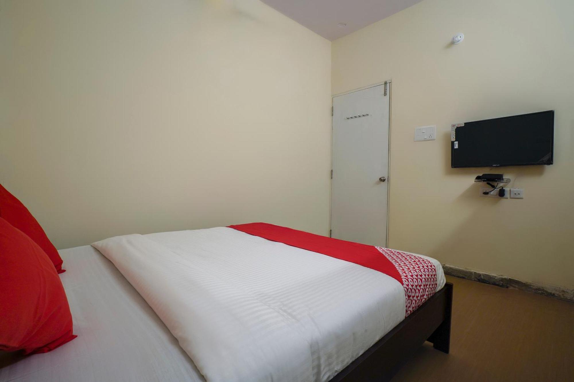 Hotel O Alpine Glow Zenith Haiderabad Buitenkant foto