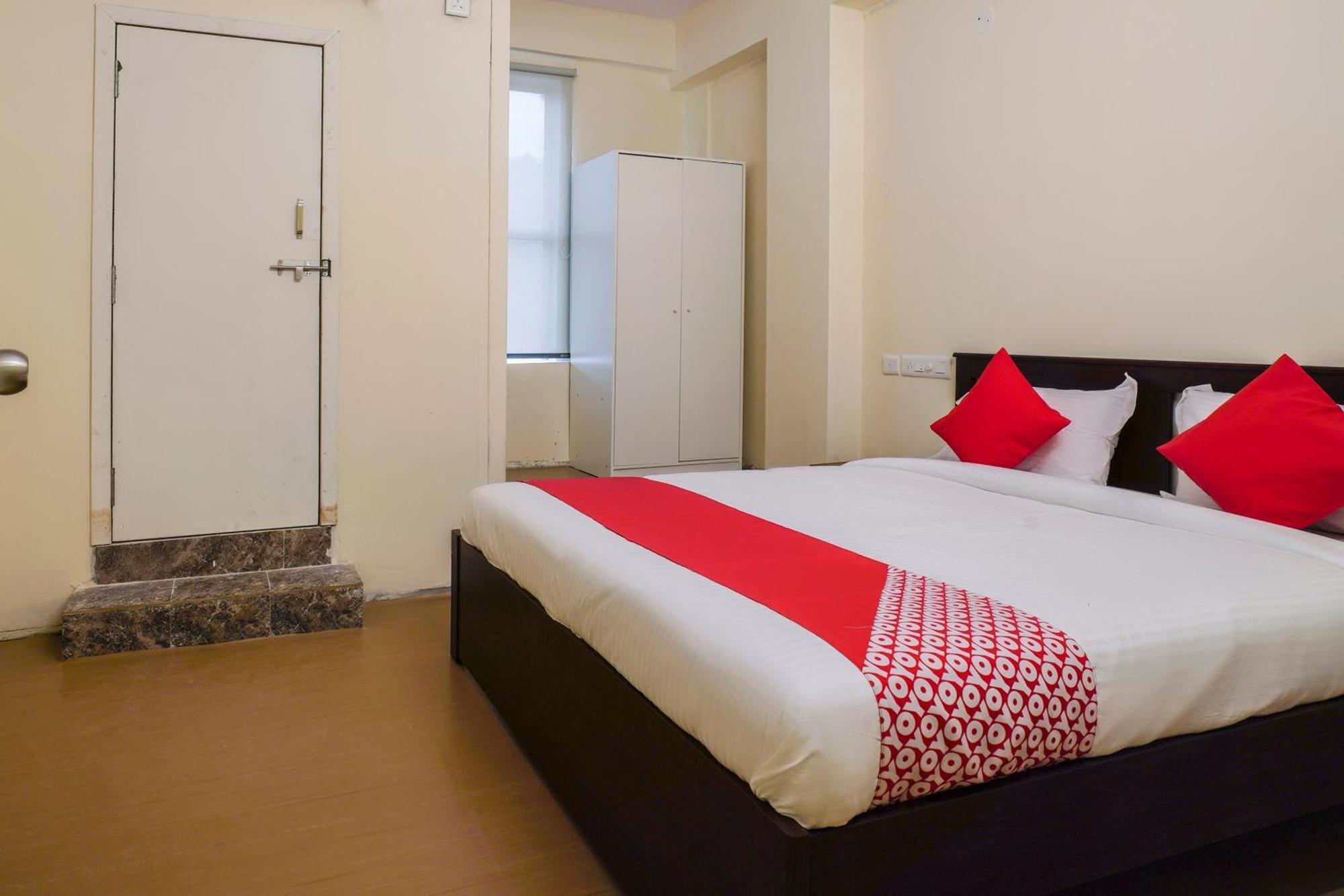 Hotel O Alpine Glow Zenith Haiderabad Buitenkant foto